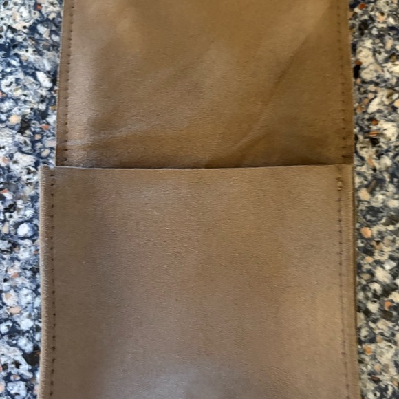 David Yurman Tan Suede Pouch with magnetic closure. - Picture 2 of 5